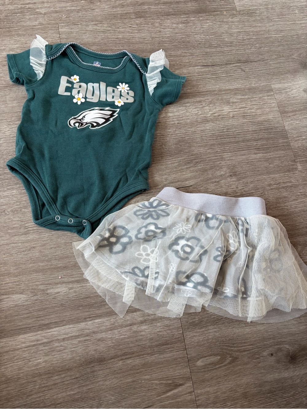 NFL Green Eagles Baby Onesie and White Floral Tulle Skirt Set 18 months